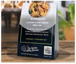 Valids for comercial and personal use without limits or expiration date. Qr Code Em Displays De Mesa Qr Code Generator