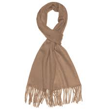 In recent years, the men's cashmere scarf, like the female one, has become an attribute of fashion, especially for wealthy people, although they do not cost us fabulous, and every fan of natural materials can afford to buy these products. Schal Krawatte Decken Der Online Shop Herren Schal 100 Kaschmir Camel Braun Lorenzo Cana