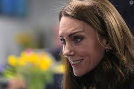 Kate Middleton fait une pause dans ses vacances en famille pour apparaître  dans une contrée littéralement magique