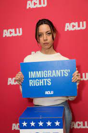 Aubrey plaza hosted the 2020 independent spirit awards on saturday and, of course, her opening was full of jokes that poked fun at not only attendees but bigger issues plaguing the world. Aubrey Plaza Deadline Sundance Studio In Park City 01 25 2020 Celebmafia