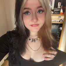 Nevel piercing painfull ? If u done plss send photos