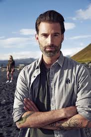 Tegenwoordig is hij zanger bij manoeuvres en presenteert hij op vtm en qmusic. Sean Dhondt Gorgeous Gentlemen