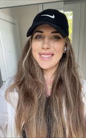 Amanda Rooney's Instagram, Twitter & Facebook