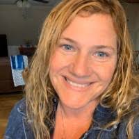 Bobbi Mason's Instagram, Twitter & Facebook