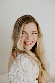 New year, new brand, NEW WEB. IT'S HERE IT'S HERE IT'S HERE !!!  @karima.creative went above and beyond to make the website of my dreams  come true!! She was intentional with every