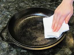 How can i clean my cast iron skillet? 10 Key Things Everyone Should Know About Seasoning Cleaning Maintaining Cast Iron Pans Food Hacks Wonderhowto