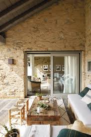 Bajo El Techo Del Porche En 2020 Maison Espagnole Maison Decoration Moderne