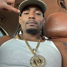 Shawnee Brown's Instagram, Twitter & Facebook