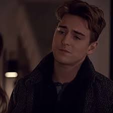 Justin Love's Instagram, Twitter & Facebook