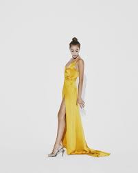Noleggio e vendita di abiti da sposa, da sposo, da cerimonia e da sera la cler è un atelier che propone a noleggio e in vendita abiti da sposa, abiti da sposo, abiti da cerimonia e abiti da sera delle migliori marche. Vestiti Moda 2019 Pleasedontbuy Signed By Twinset E La Svolta