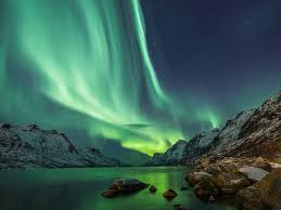 The northern lights are the name of the light phenomenon that is often seen in the northern regions of the world. Uagfz Krppacvm