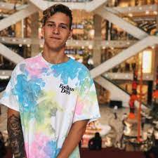 He was the son of motocross rider philippe dupasquier and his wife andrea. Fabio Quartararo Aktor