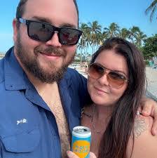 Amanda Kepner's Instagram, Twitter & Facebook