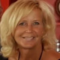 90+ perfiles de «Petra Smit»