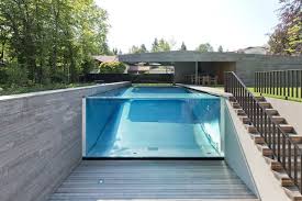Reussir Le Design Exterieur Exclusif Grace A La Piscine Transparente