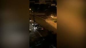 O jovem de 21 anos que foi atropelado, no dia 10 de novembro, no bairro gleba palhano, em londrina, no norte do paraná, recebeu alta do hospital. Video Jovem E Atropelado Apos Tentar Separar Briga De Casal
