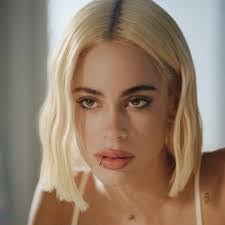 Barbara Suda's Instagram, Twitter & Facebook