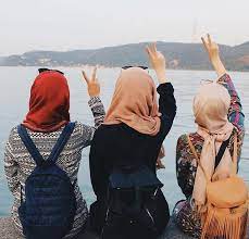 Discovered By Princess Find Images And Videos On We Heart It The App To Get Lost In What You Love In 2020 Friend Photoshoot Girl Photography Poses Girly Photography