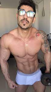 Sexy Muscle Men