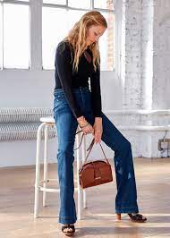 Inspiration seventies pour le jean fidji. Flare Jean Raw Cotton Sezane