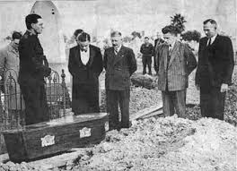 The tamám shud case, also known as the mystery of the somerton man, is an unsolved case of an unidentified man found dead in 1948 on the somerton park beach, just south of adelaide. Tamam Shud Case Wikiwand