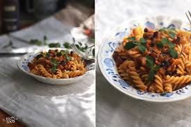 салат из пекинской капусты с копченой курицей и ананасами Pasta S Baklazhanami I Tomatno Slivochnym Sousom Gotovim S Maslom Monini Pasta S Baklazhanami Slivochnye Sousy Eda