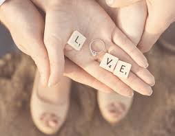 Un des militaires présents a profité de cette journée particulière pour demander sa. Bien Preparer Sa Demande En Mariage Pas Si Simple Le Blog Monfairepart