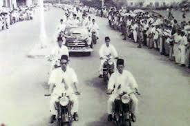 Rombongan menuntut kemerdekaan malaya ini diketuai oleh y.t.m. Salam Kemerdekaan Ke 53 Just To Make You Smile Blog
