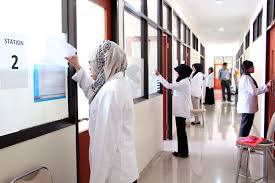 Semoga bisa bermanfaat bagi tmn2 yang mencari referensi buat tes ini. Jelang Kelulusan Mahasiswa Program Profesi Apoteker Unpad Jalani Ujian Osce Universitas Padjadjaran