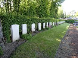 St. Hilaire Cemetery, Frévent (CWGC ...