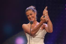 Laura moisl entzückt ihre 46.000 follower auf instagram mit einem süßen foto ihres bäuchleins. Hedi Grager Journalistin Bloggerin Kurier Romy Gala Publikumslieblinge 2019