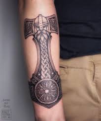 Tatuagens Vikings 44 Imagens E Significados Dicionario De Simbolos Quais são os significados das tatuagens vikings? tatuagens vikings 44 imagens e