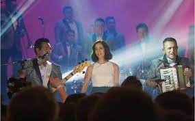 Julieta venegas, juan ingaramo, jay de la cueva) (los ángeles azules) en cifra club. Los Angeles Azules Lanzan Cancion Acariname Junto A Julieta Venegas