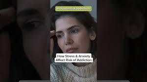 Social Media & Teen Anxiety: Recognizing Symptoms & Therapy Options