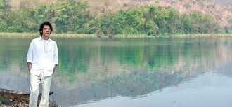 金城武（日語： 金城 武 ，1973年10月11日 － ，暱稱aniki），著名演員、歌手。在台灣長大讀書，先後在日本、台灣、中國大陸及香港發展，接拍電影、電視劇及廣告等工作，住在台北。 é‡'åŸŽæ­¦takeshi Kaneshiroå…¨çƒç²‰çµ²åœ˜ Home Facebook