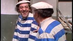 Zumeist sind für die darbietung eines sketches (wie beim blackout) weder kulissen noch kostüme erforderlich; Kennt Jemand Einen Sketch Mit 2 Personen Schule