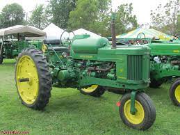 Model, point gap, spark plug gap, timing mark on, spark occurs, firing order. Tractordata Com John Deere 50 Tractor Photos Information