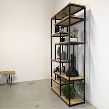 Vakkenkast industrieel Bart met open vakken en stalen frame