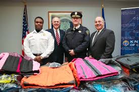Police and Knights of Columbus join forces to fight the cold