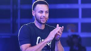 Golden state warriors star stephen curry has raised $45,201 for victims of the oakland warehouse fire by auctioning off two pairs of sneakers. Stephen Curry Gives Away Hundreds Of Shoes To Oakland High Schoolers Ahead Of Warriors Move To San Francisco Wusa9 Com