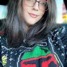 Erin Carmen's Instagram, Twitter & Facebook