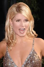 Dayna Devon's Instagram, Twitter & Facebook