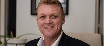 Roger Lotz's Instagram, Twitter & Facebook