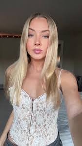 Starlyn Smith's Instagram, Twitter & Facebook