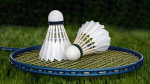 Badminton, court or lawn game played with lightweight rackets and a shuttlecock. Badminton Regeln Einfach Erklart Focus De