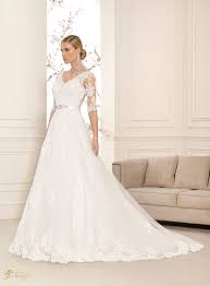Sie können hochzeitsmode nach ihren wunschen kaufen. Brautkleider 2