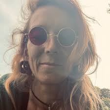 yungblud opening his shop/fan club today…… 🥹🖤 #yungblud #yungbludarmy  #blackheartsclub