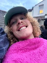 Hi everyone, I was wondering if anyone has a spare room I can rent (or work  in exchange for accommodation) while I try and figure things out. And if it  works maybe