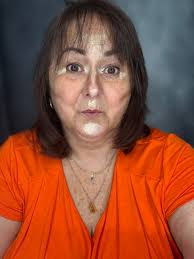 ✨ This Tarte Tartlette Toasted Eyeshadow Palette is perfect for those of  you who love warm bronzes, golds, and neutral shades. Right now, it is more  than HALF OFF. ✨ 🖇️⬇️⬇️⬇️😍