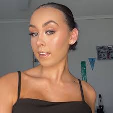 Alyssa Jamieson's Instagram, Twitter & Facebook